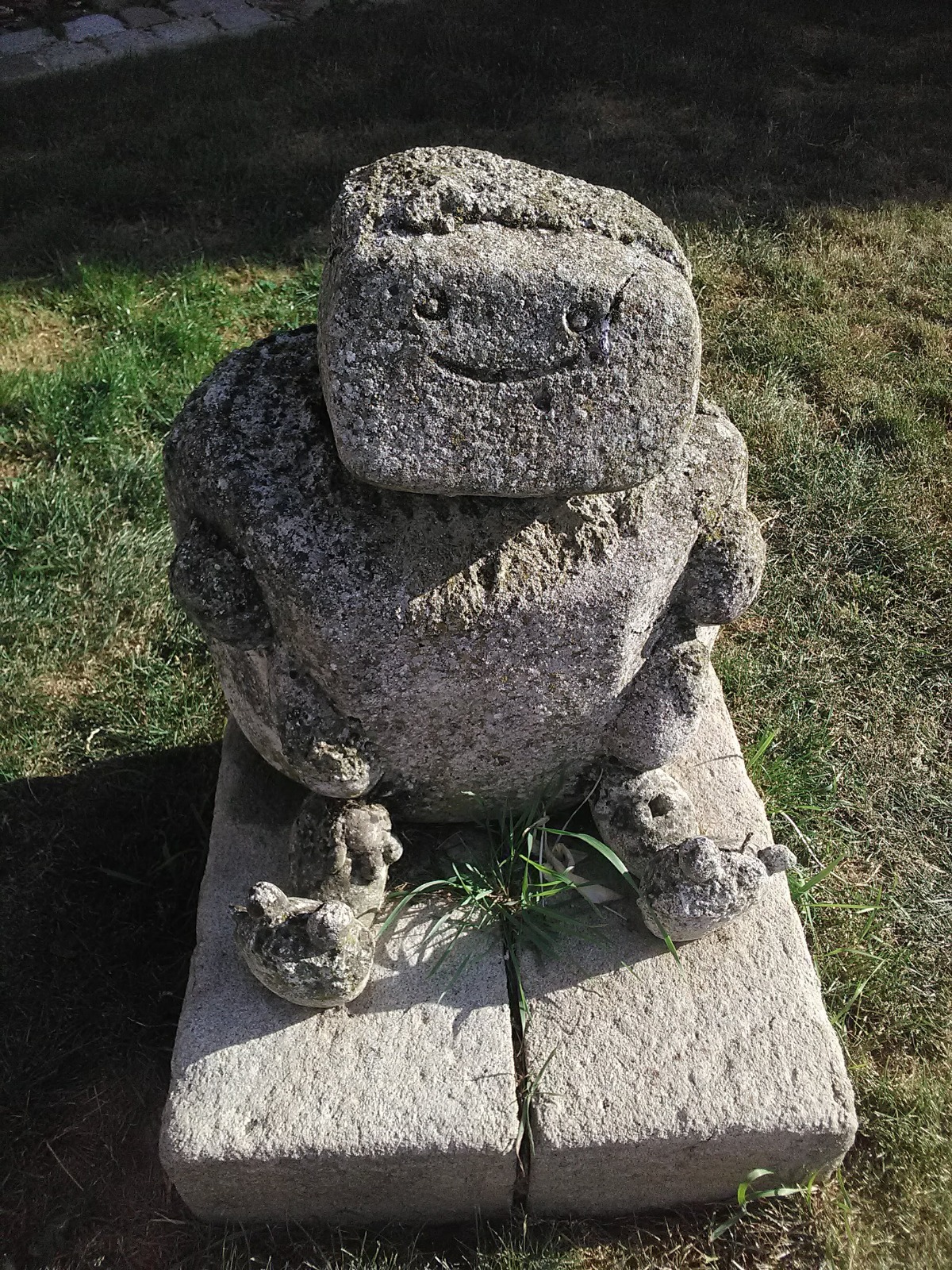 Golem de pierre n°1 dans les Monts de la Madeleine