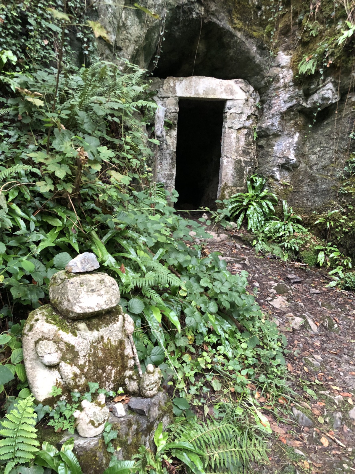 Golem de pierre n°4 dans les Monts de la Madeleine